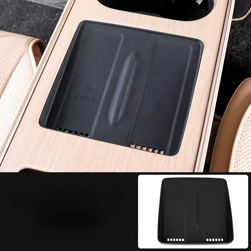 Custom Silicone Cover for Exeed Sterra ET Wireless Charging Pad - Non-Slip Protective Interior Accessory